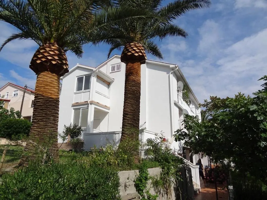 Apartments With A Parking Space Rab - 16359 Banjol 0*,